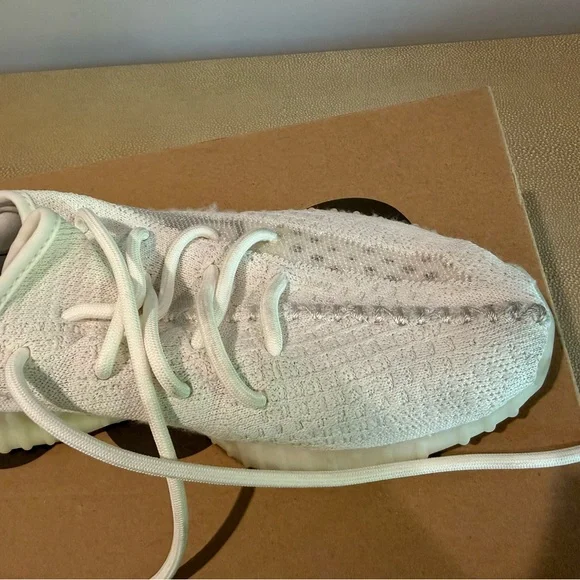 adidas Yeezy Boost 350 V2 Bone is available for purchase on au PAY Market -  Imported Goods Online Store Co.Ltd. | au PAY Market - Online Shopping Site